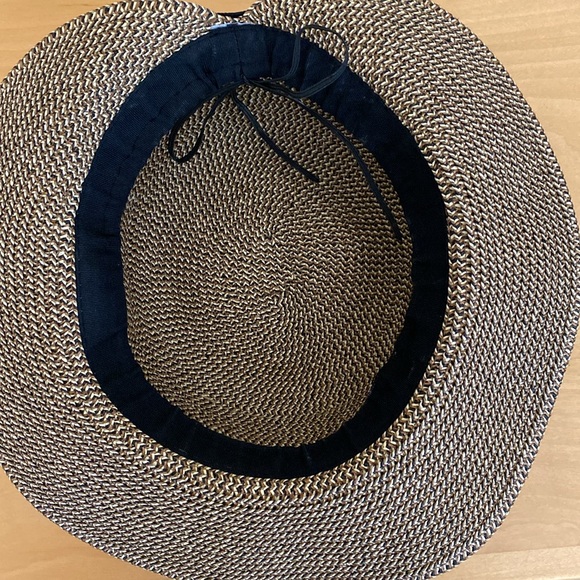 Adjustable Summer Hat - Picture 5 of 7